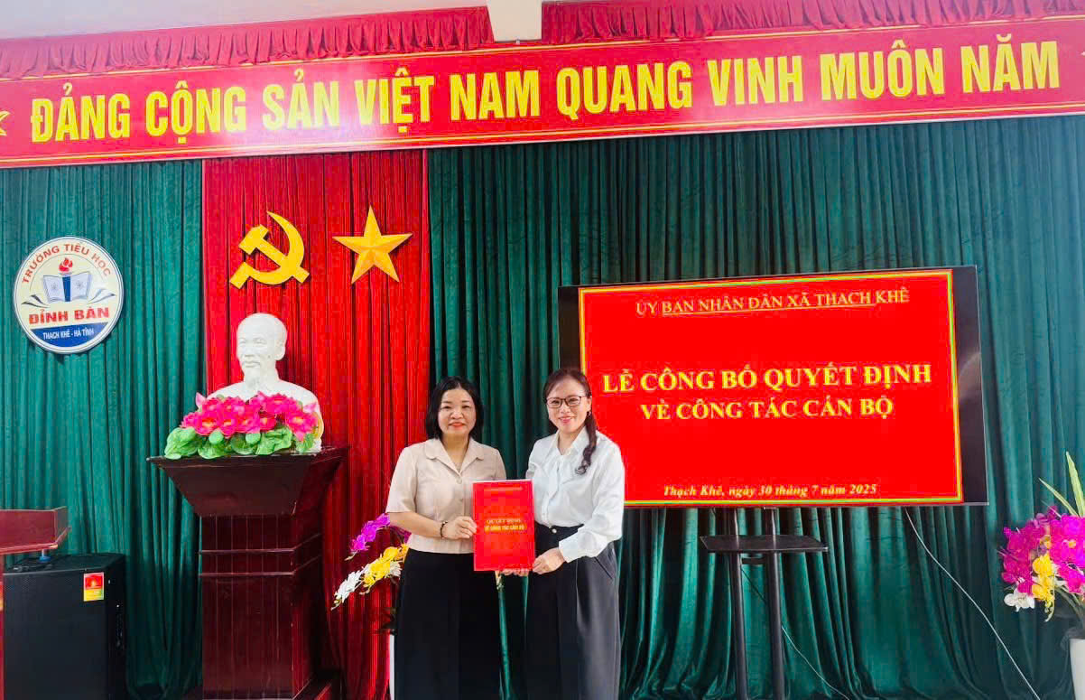 Lễ công bố quyết định công tác cán bộ tại Trường Tiểu học Đỉnh Bàn