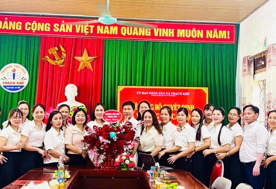 Lễ công bố quyết định công tác cán bộ tại Trường Tiểu học Thạch Khê