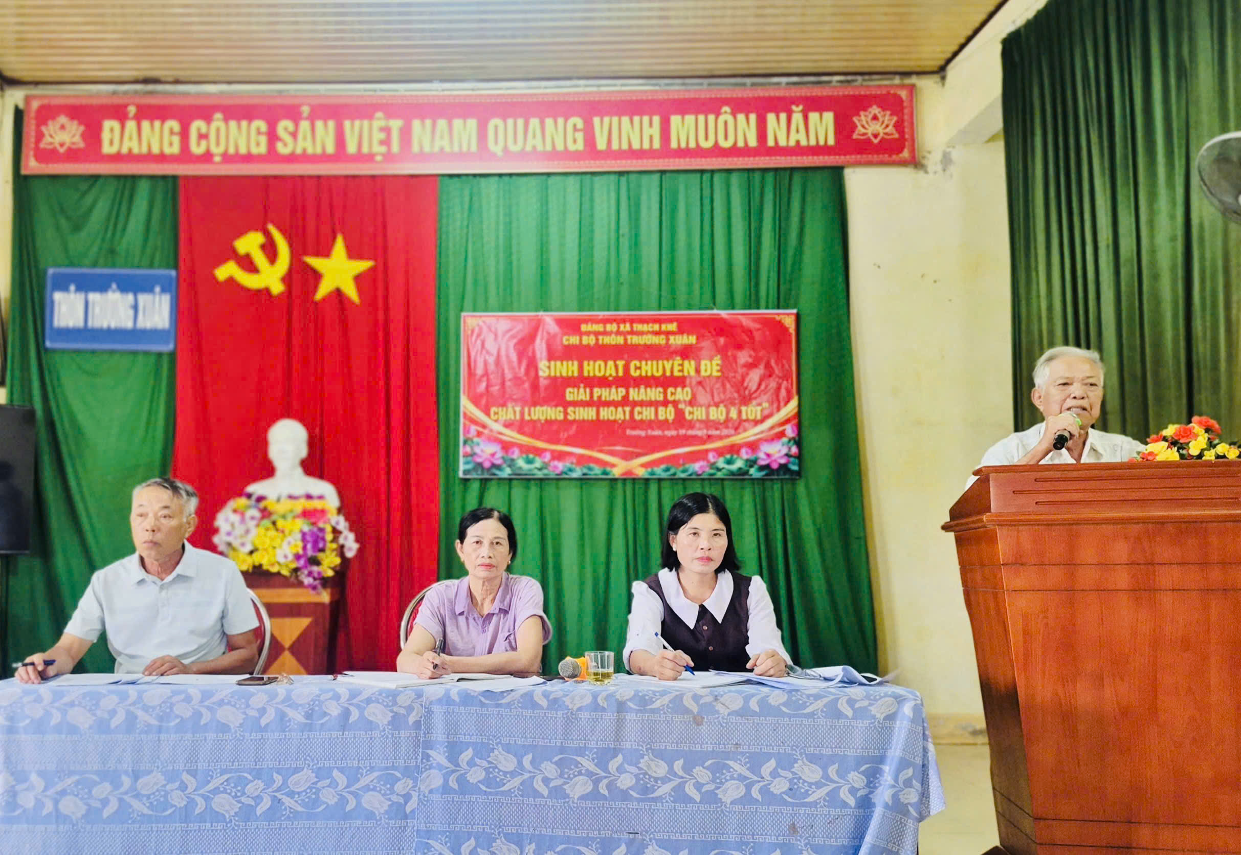Chi bộ Trường Xuân tổ chức sinh hoạt chuyên đề điểm: “Giải pháp nâng cao chất lượng xây dựng Chi bộ 4 tốt”
