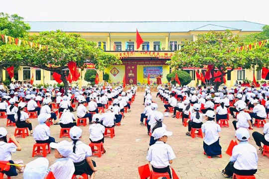 Xã Thạch Khê: Rộn ràng tiếng trống khai trường, ấm áp những phần quà tiếp sức học sinh 